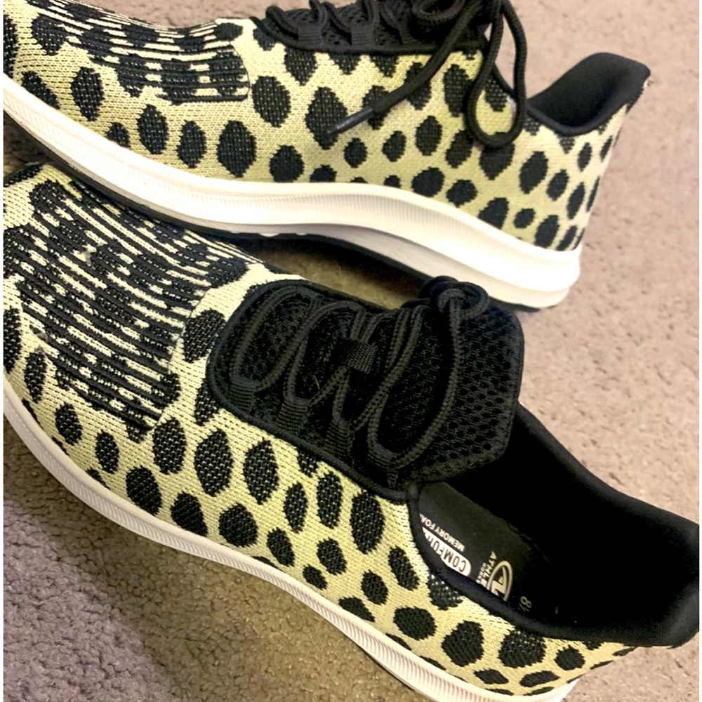 tennis shoes